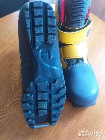 Лыжные ботинки