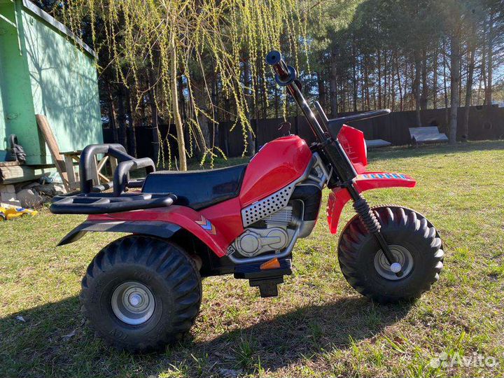 Детский квадроцикл на аккумуляторе