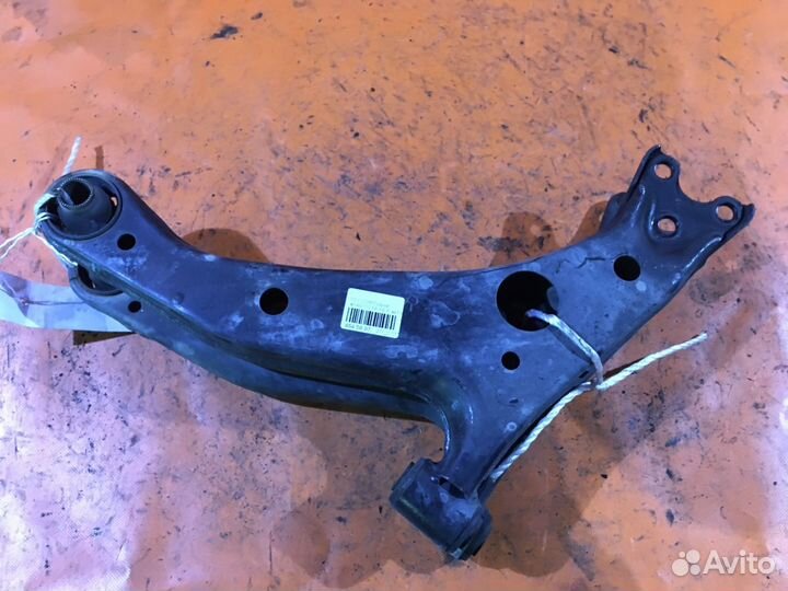 Рычаг на Toyota Corolla AE110 5A-FE