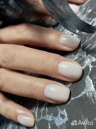 Маникюр в салоне