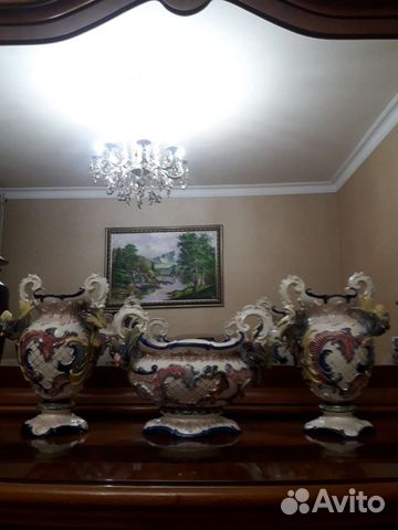 Три вазы майолика