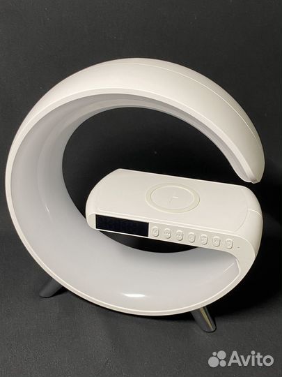 Лампа беспроводная зарядка часы колонка