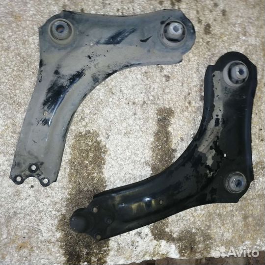 Продам рычаги передние renault fluence 2010г