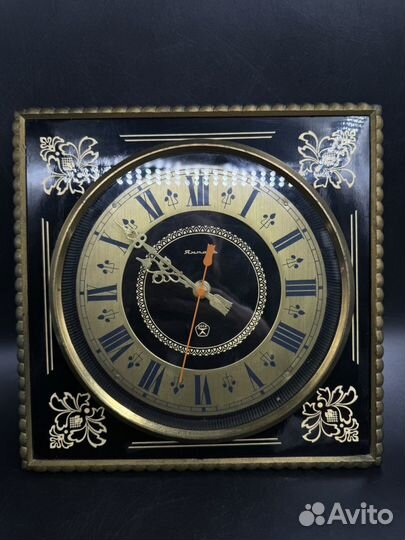 Часы янтарь механические настенные винтаж СССР