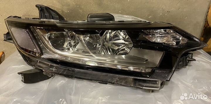 Фара правая mitsubishi outlander III