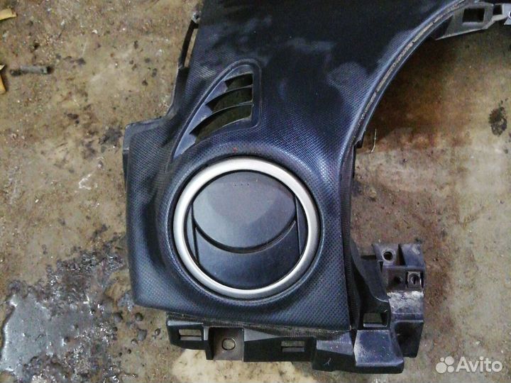 Mazda 3 bk накладка торпеды левая