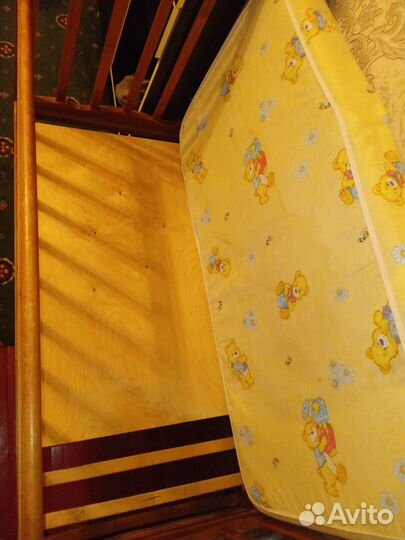 Отдам кроватку, матрас, ванначку, горшок