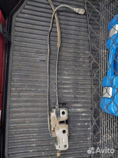 Замок капота volkswagen tiguan