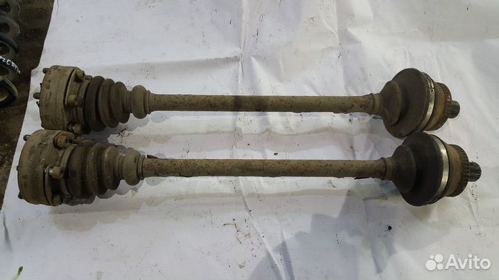 Привод задний левый правый audi a8 d2 вал в сборе