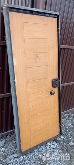 Дверь входная металлическая