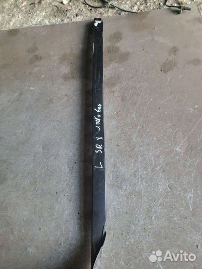 Молдинг лобового стекла на Cadillac SRX