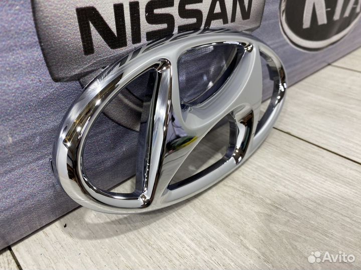 Эмблема перед Значок Hyundai solaris