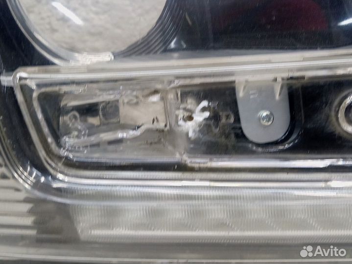 Маска фары передней правой черная Toyota Land Cruiser 200 Restail 2 Executive black LED