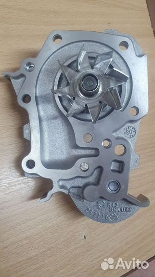 Помпа на Renault Logan Sandero