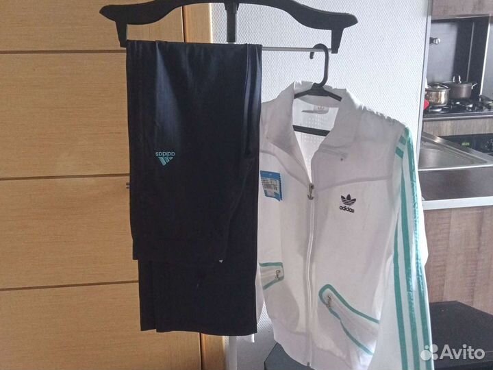 Женский спортивный костюм adidas размер 42,44