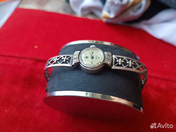 Серебряные часы 925 пробы женские Чайка