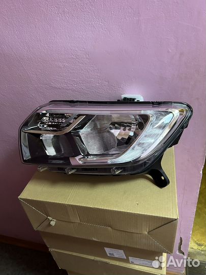 Фара лед левая правая Рено Логан-2, Сандеро-2