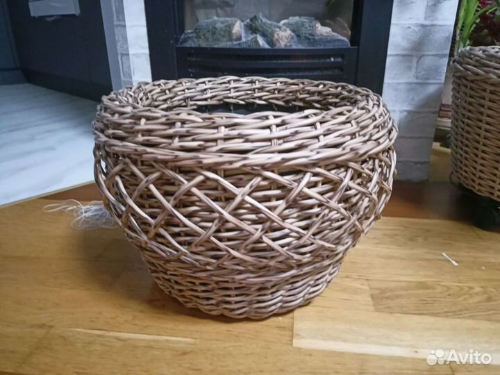 Корзина плетеная из ротанга