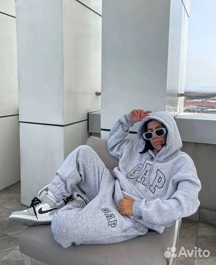 Спортивный костюм GAP женский