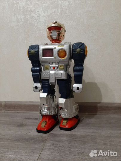 Игрушка робот
