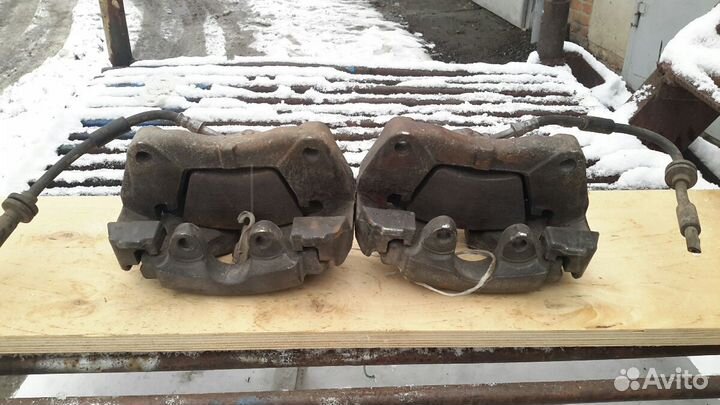 Суппорта передние пара volkswagen T5 GP