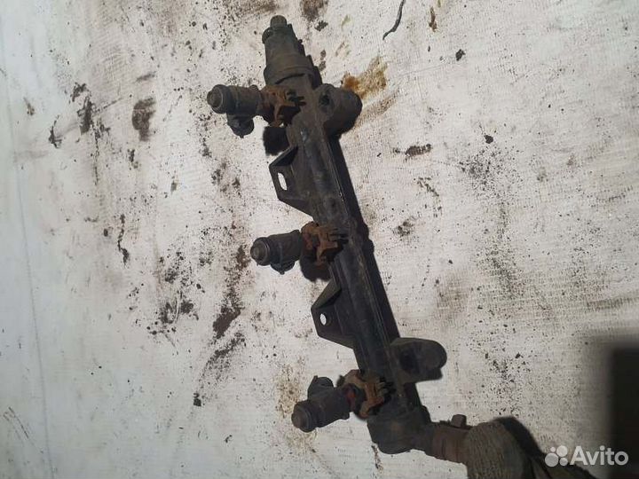 Топливная рейка Skoda Fabia хетчбэк BZG 1.2 2013