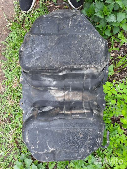 Бензобак mitsubishi outlander 1