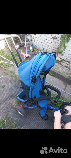 Детский велосипед с ручкой