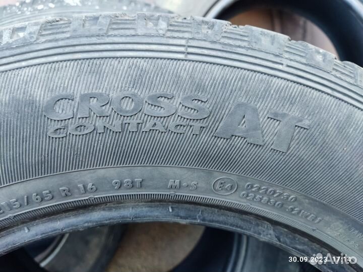 Continental ContiCrossContact AT 215/65 R16 98T