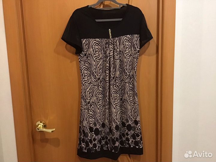 Платье с коротким рукавом