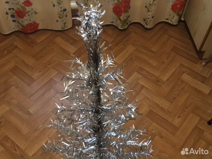 Блестящая ёлка времён СССР