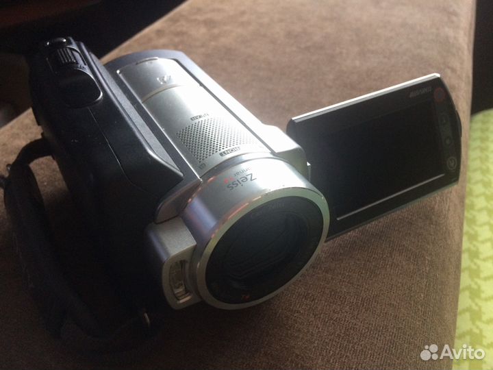 Видеокамера Sony DCR-SR220E