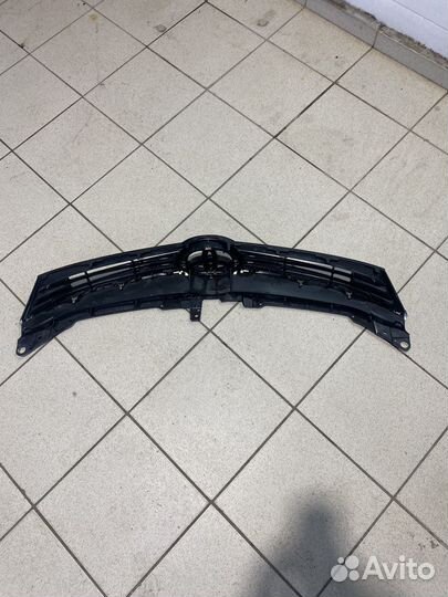 Решетка радиатора на toyota camry 55