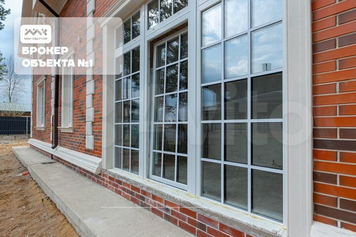 Коттедж 302 м² на участке 17 сот.