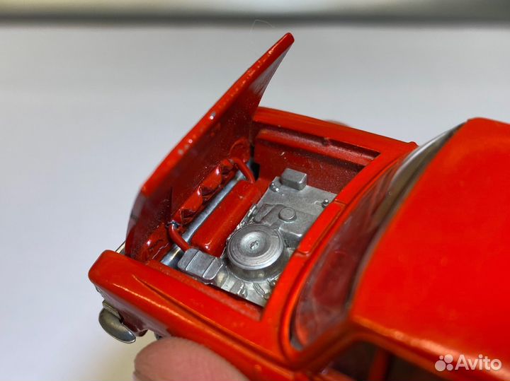 Москвич А6 без ми (красный салон, 3 зажима)