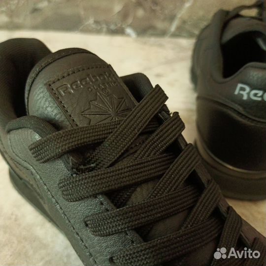 Кожаные кроссовки Reebok