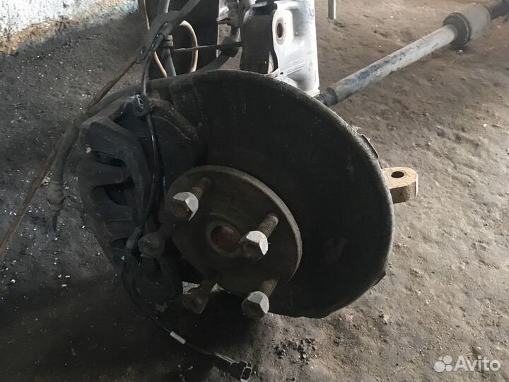 Передняя левая стойка митсубиси оутлендер