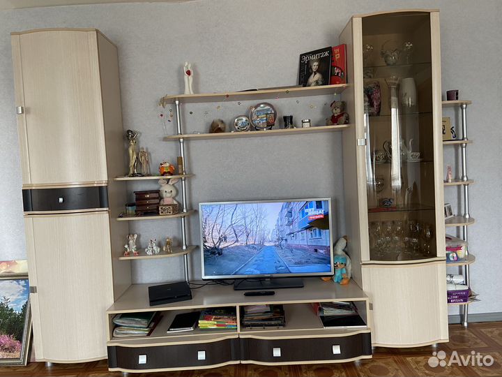 Стенка в гостиную
