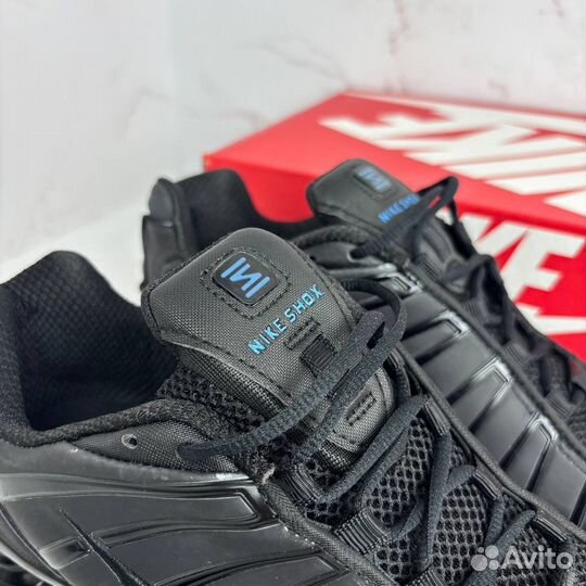 Кроссовки Nike Shox TL меняют цвет