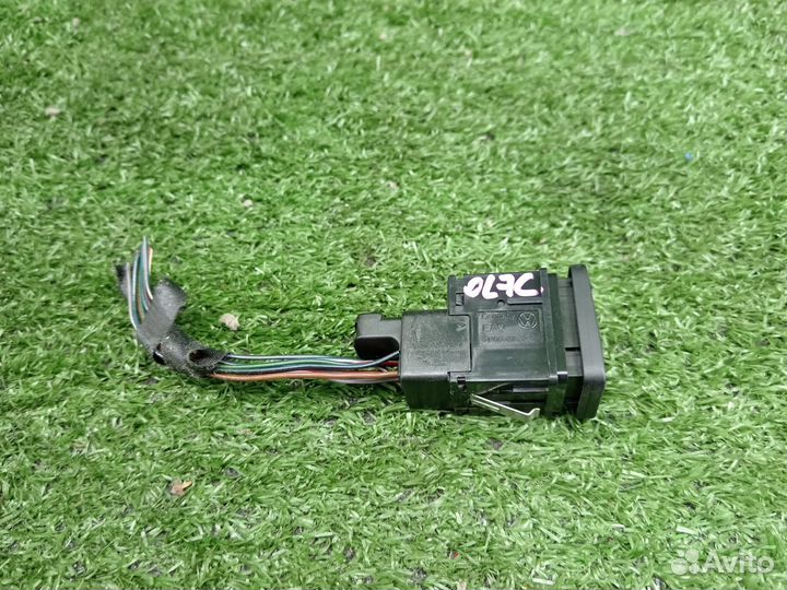 Кнопка стояночного тормоза 3С0927225С Volkswagen P