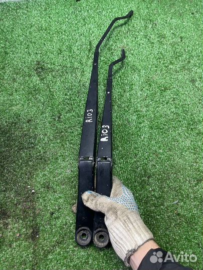 Поводок дворника дворников Kia Rio 3 Киа Рио