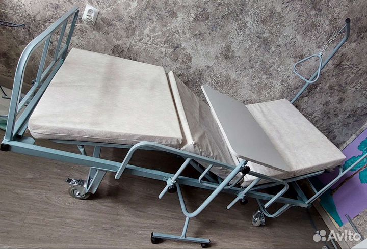Кровать для лежачих больных 4 секции механическая
