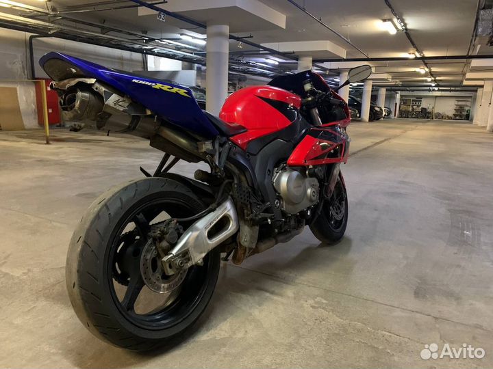 Honda cbr1000rr fireblade