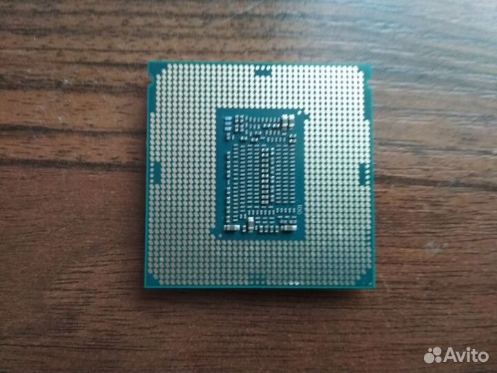 Процессор Intel Pentium G5400 Socet 1151v2