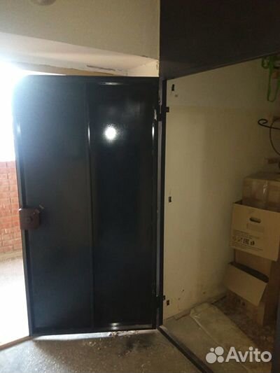 Металлическая дверь