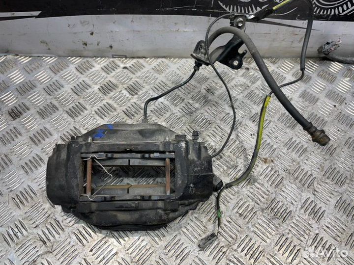 Суппорт передний правый Toyota Tundra XK50