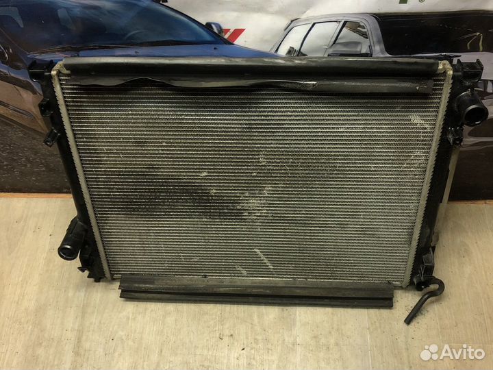 Радиатор охлаждения Крайслер 300 c