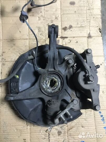 Кулак поворотный передний левый Honda Civic 8 4D