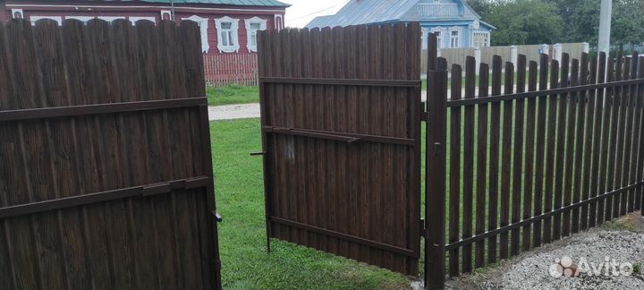 Заборы из профнастила