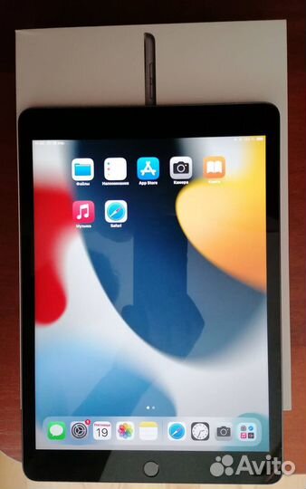Планшет Apple iPad 2021 10.2 Wi-Fi 64Gb